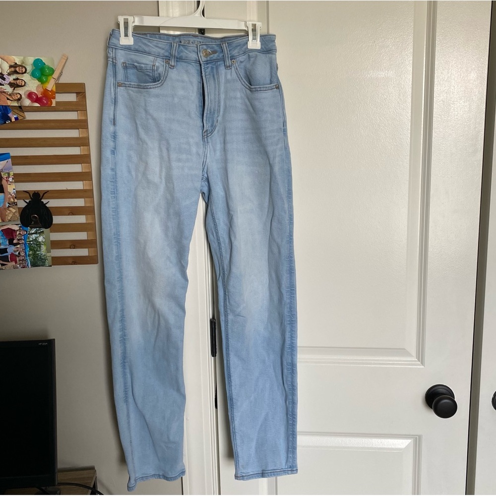 American eagle mom straight jean light wash